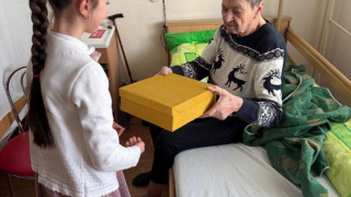 Aktuality / Vystúpenie detí spojené s odovzdávaním vianočných darčekov 2025 - foto