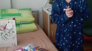 Aktuality / Vystúpenie detí spojené s odovzdávaním vianočných darčekov 2025 - foto